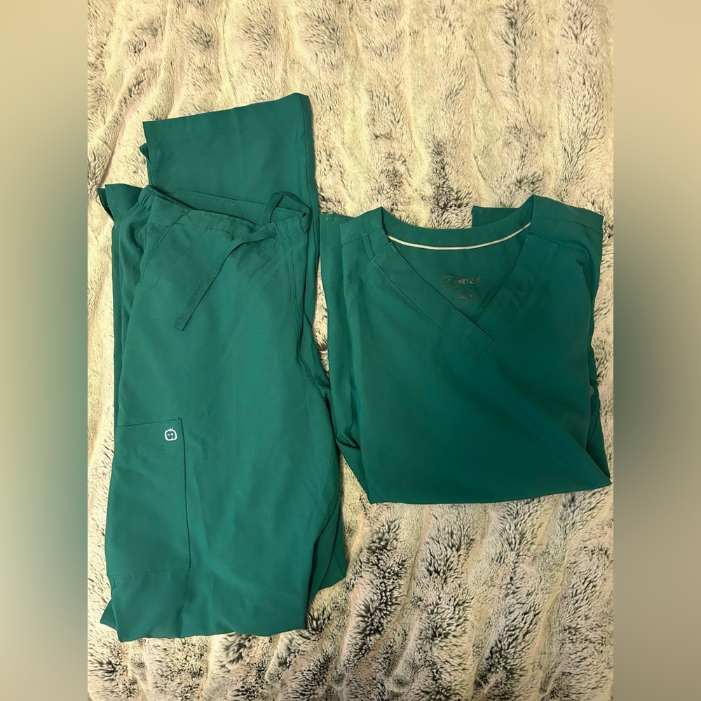 Wonder Wink Scrubs - small top medium bottom